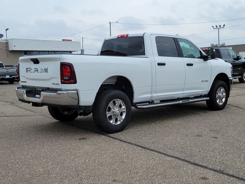 Used 2026 RAM 2500 Big Horn AWD/4WD image 4