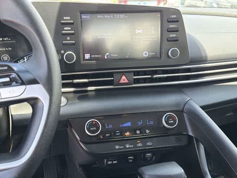Certified 2022 Hyundai Elantra SEL FWD image 20
