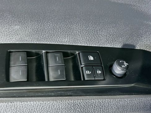 Used 2025 Toyota Camry SE FWD image 15