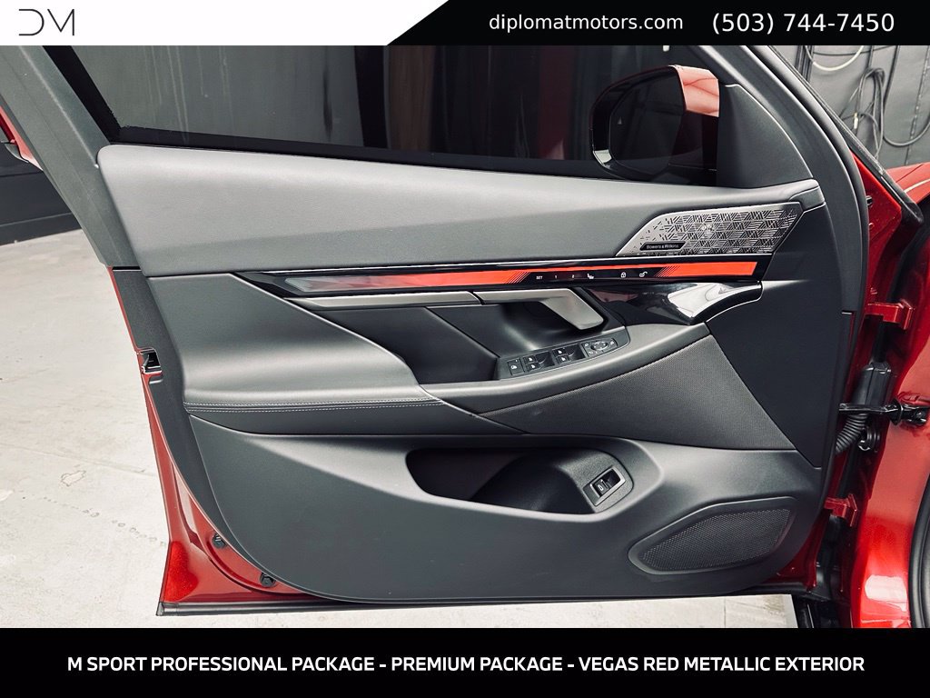 Used 2025 BMW i5 xDrive40 w/ M Sport Package AWD/4WD image 25
