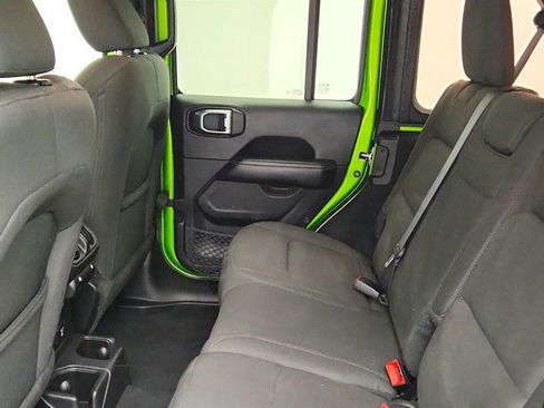 Used 2019 Jeep Wrangler Unlimited Sahara AWD/4WD image 22