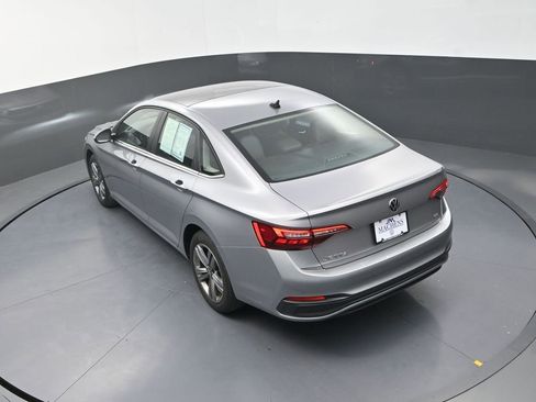 Used 2024 Volkswagen Jetta SE image 17