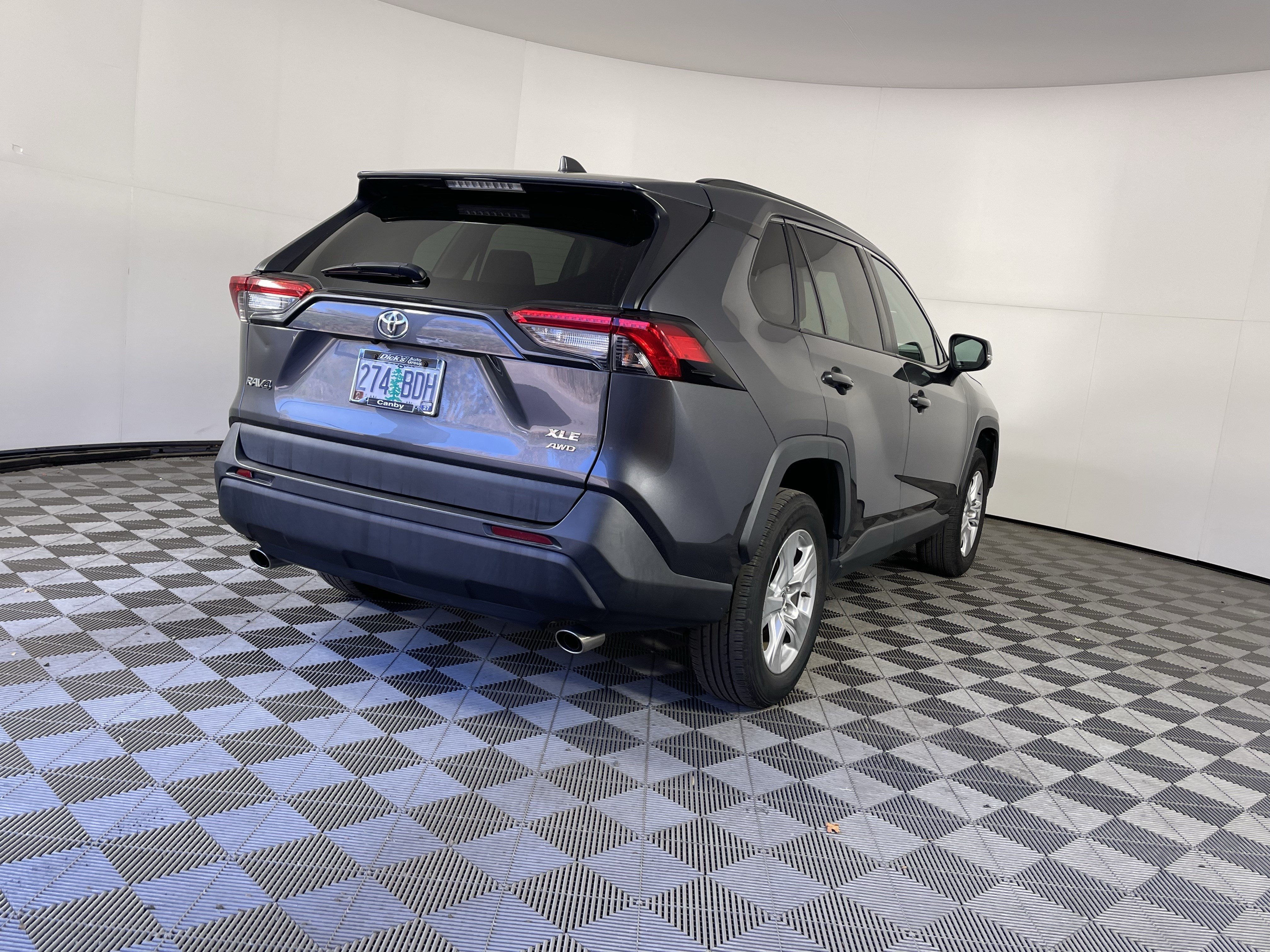 Used 2021 Toyota RAV4 XLE AWD/4WD image 5