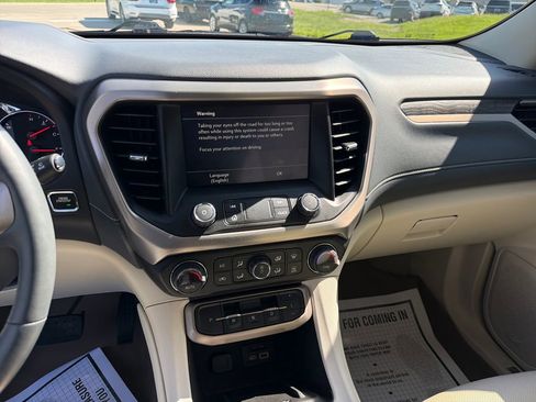 Used 2023 GMC Acadia Denali w/ Denali Ultimate Package AWD/4WD image 18