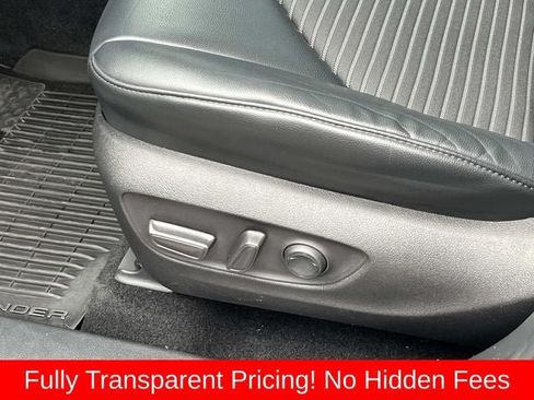 Used 2022 Toyota Highlander XSE AWD/4WD image 29