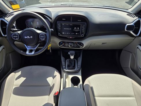 Used 2023 Kia Soul LX FWD image 13