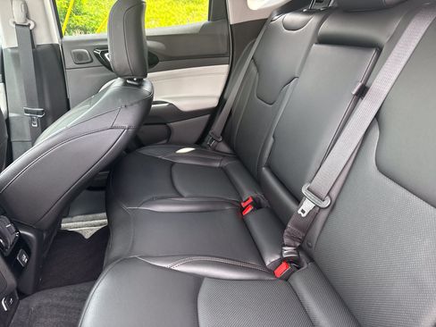 Used 2022 Jeep Compass Limited w/ Sun and Sound Group AWD/4WD image 16