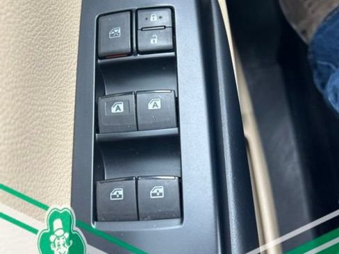 Used 2019 Toyota Highlander XLE FWD image 15