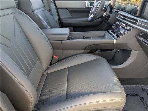 Used 2025 Hyundai Santa Fe SEL FWD image 19