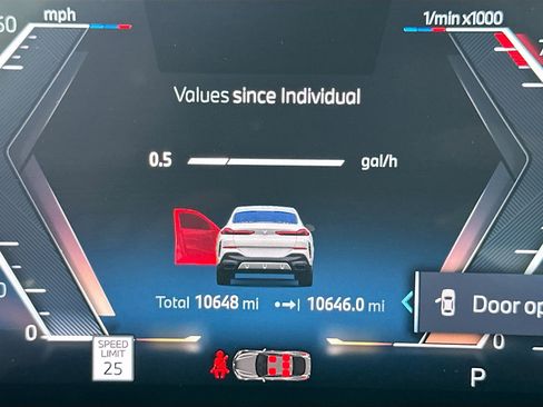 Certified 2025 BMW X6 xDrive40i w/ Parking Assistance Package image 12