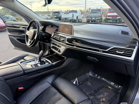 Used 2020 BMW 750i xDrive 750i xDrive AWD w/ Executive Package image 13