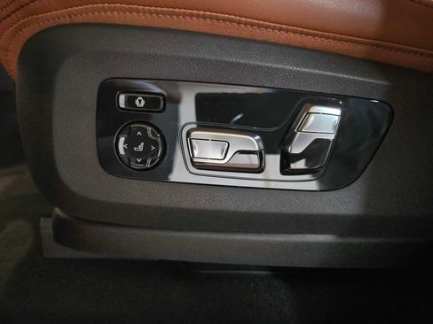 Used 2026 BMW X5 xDrive50e image 24