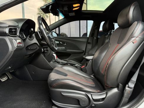 Used 2019 Hyundai Veloster Turbo FWD image 38