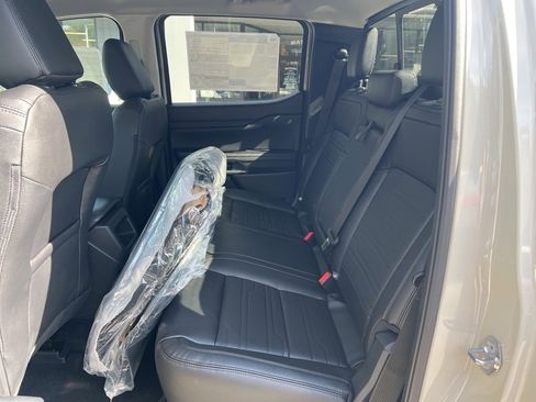 New 2025 Ford Ranger Lariat w/ Black Appearance Package image 12