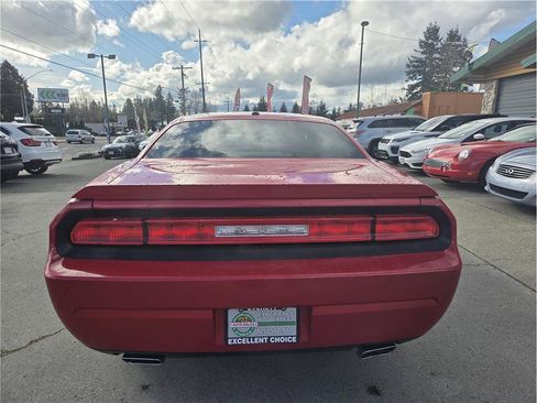 Used 2012 Dodge Challenger R/T image 7
