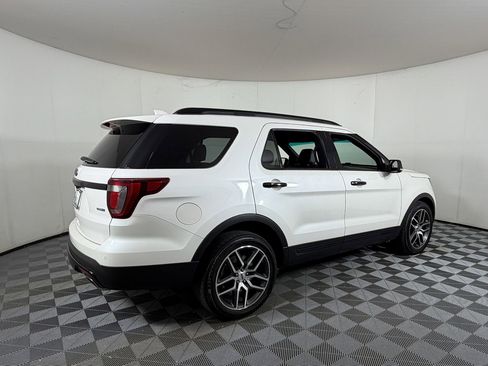 Used 2017 Ford Explorer Sport w/ Equipment Group 401A image 4
