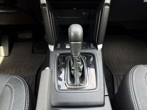 Used 2017 Subaru Forester 2.5i Touring AWD/4WD image 3