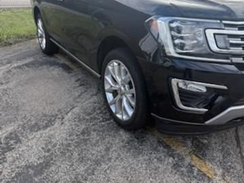 Used 2019 Ford Expedition Limited w/ Equipment Group 302A AWD/4WD image 12