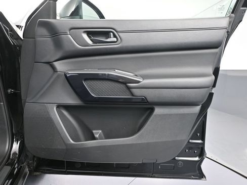 Used 2024 Nissan Pathfinder SV FWD image 45