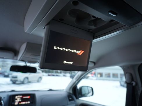 Used 2017 Dodge Grand Caravan SE w/ Power Window Group image 25