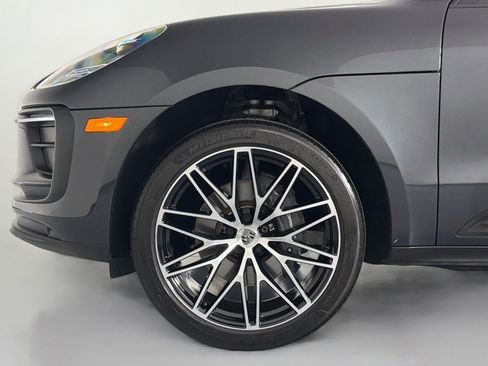 Used 2024 Porsche Macan AWD/4WD image 10