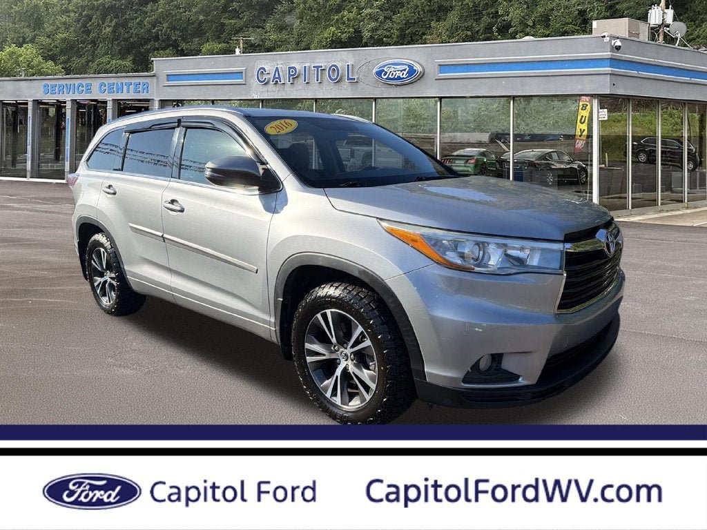 Used 2016 Toyota Highlander XLE AWD/4WD image 1