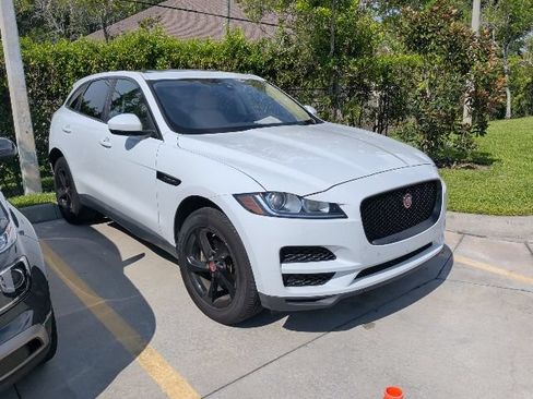 Used 2020 Jaguar F-PACE Premium AWD/4WD image 2