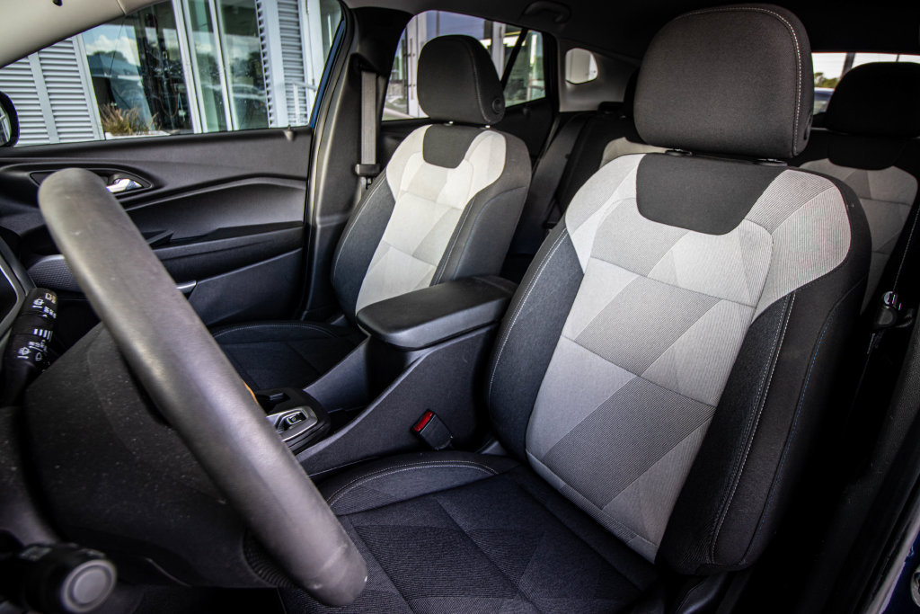 Used 2024 Chevrolet Trax LS FWD image 22
