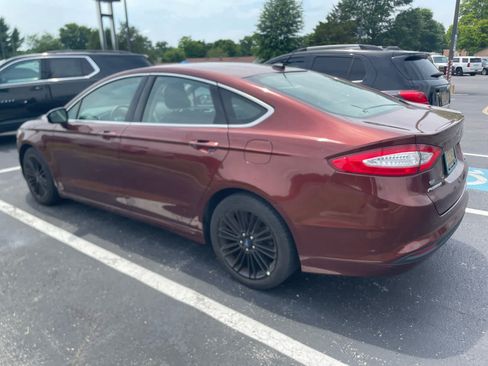 Used 2016 Ford Fusion SE w/ Equipment Group 202A FWD image 4