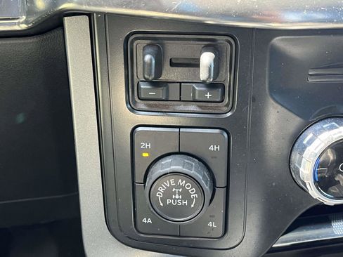 Used 2023 Ford F150 Lariat w/ Trailer Tow Package image 25