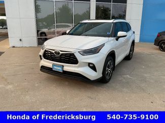 Used 2021 Toyota Highlander XLE AWD/4WD video 2