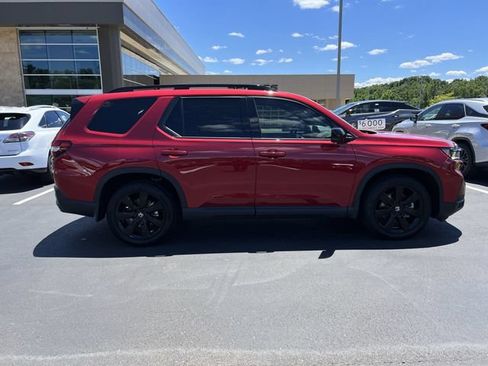 Used 2025 Honda Pilot Black Edition image 2