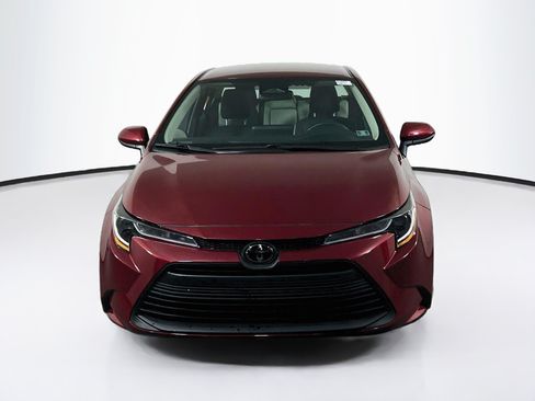 Used 2024 Toyota Corolla LE FWD image 2
