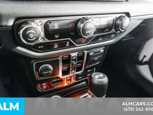 Used 2025 Jeep Wrangler Unlimited Rubicon AWD/4WD image 40