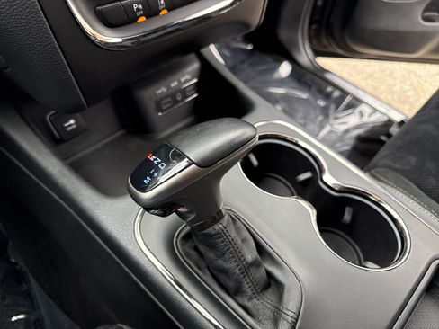 Used 2018 Dodge Durango SRT w/ Technology Group AWD/4WD image 23