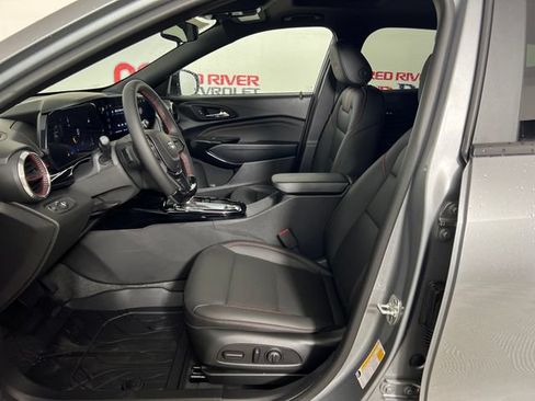 New 2026 Chevrolet Trax RS w/ Sunroof Package FWD image 9