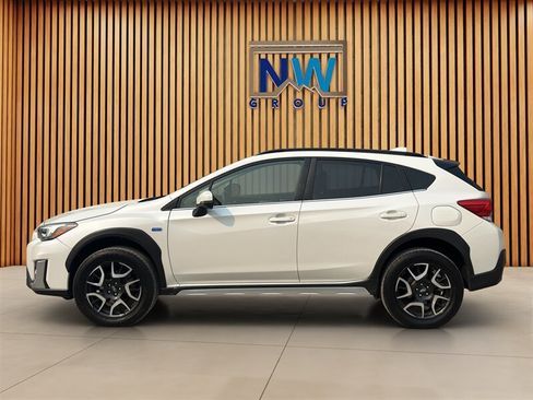 Used 2019 Subaru Crosstrek Hybrid w/ Moonroof Package w/Navigation AWD/4WD image 31