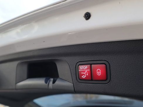 Used 2021 Mercedes-Benz GLE 350 4MATIC w/ Premium Package image 27