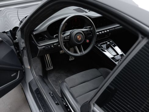 Certified 2025 Porsche 911 Carrera 4 GTS AWD/4WD image 15