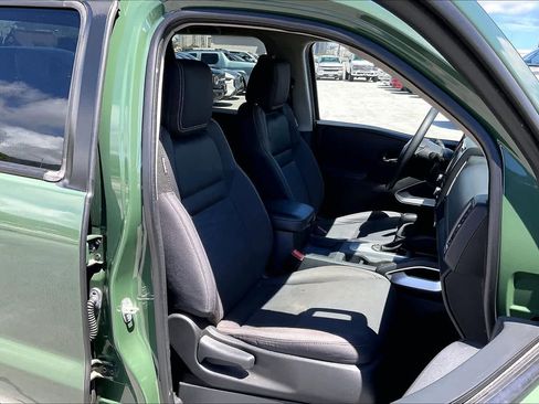 Used 2022 Nissan Frontier SV w/ Technology Package RWD image 13