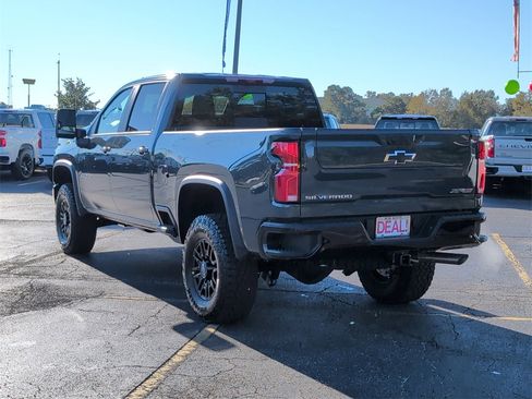 New 2026 Chevrolet Silverado 2500 ZR2 image 3