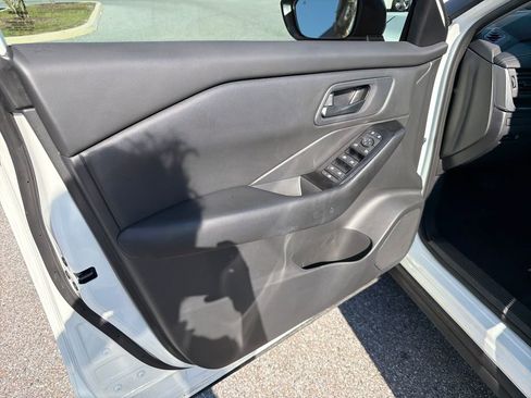 Certified 2025 Nissan Rogue S FWD image 12