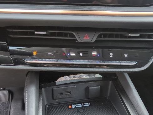 Used 2025 Buick Envision Avenir AWD/4WD image 22