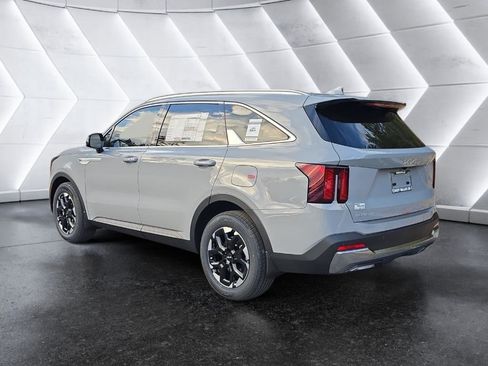 New 2025 Kia Sorento S FWD image 3