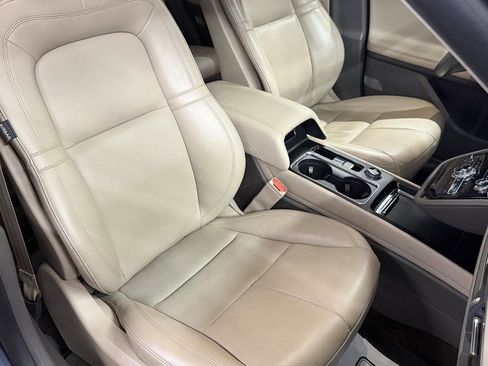 Used 2022 Lincoln Corsair Reserve image 28