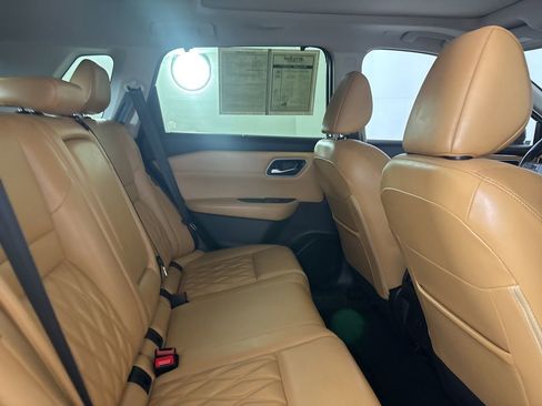 Used 2023 Nissan Rogue Platinum image 27