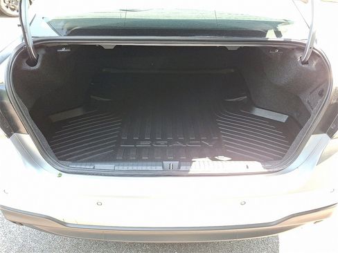 Used 2022 Subaru Legacy Limited image 30