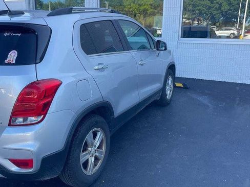 Used 2019 Chevrolet Trax LT w/ LT Convenience Package AWD/4WD image 3