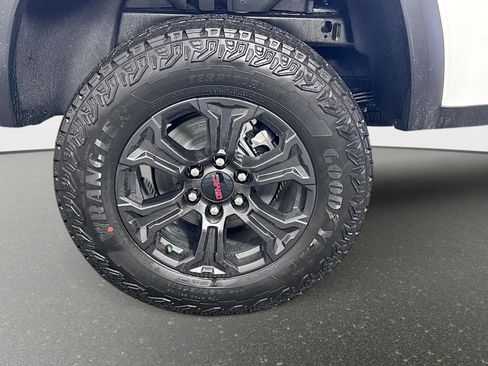 New 2025 GMC Canyon Elevation w/ Convenience Package image 31