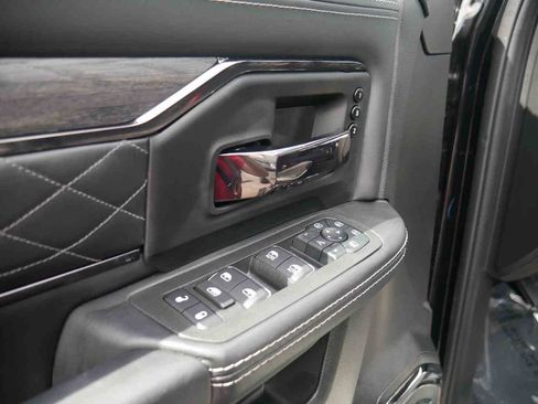 New 2025 RAM 3500 Limited AWD/4WD image 30